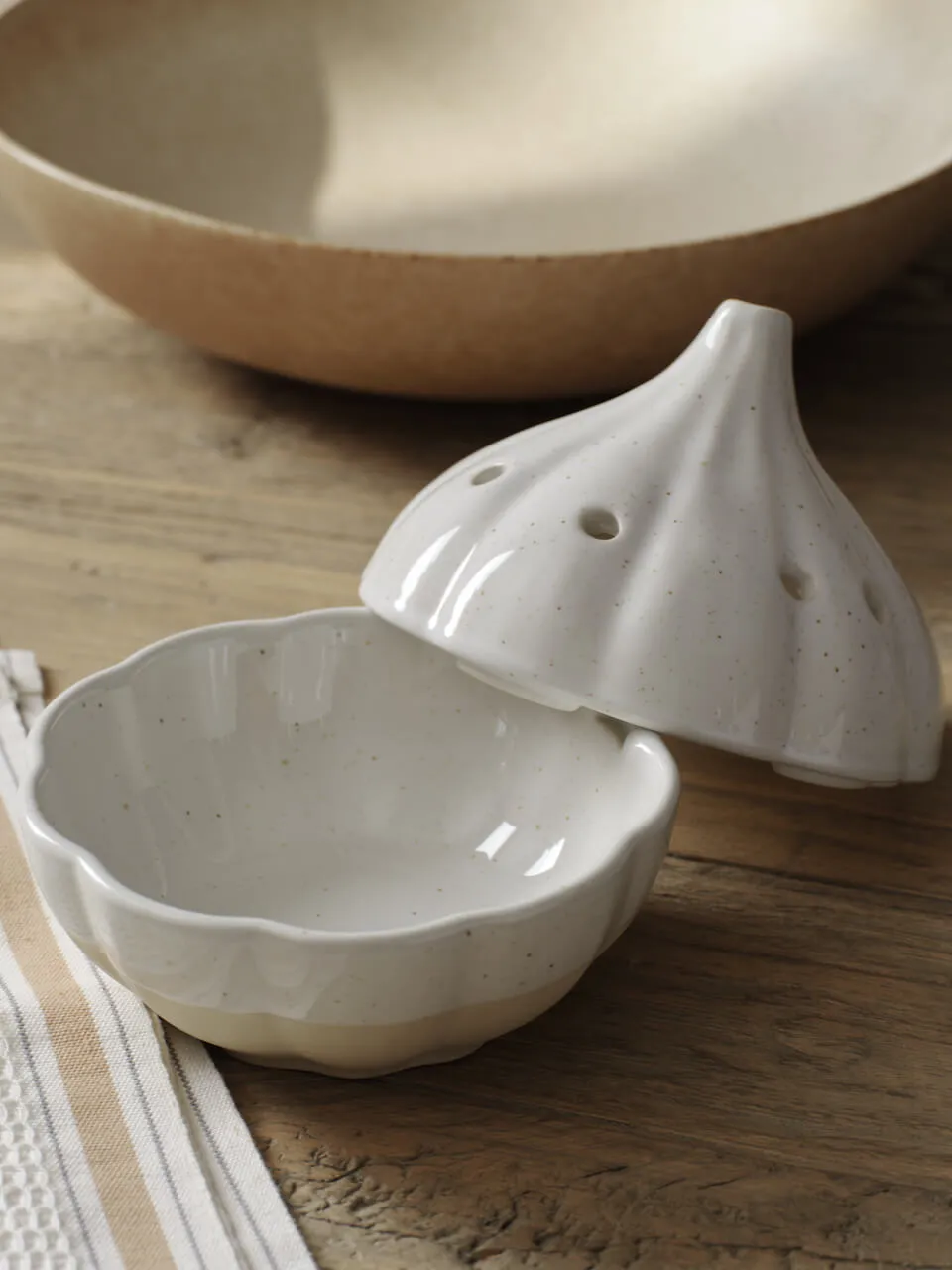 Cream Stoneware Garlic Pot